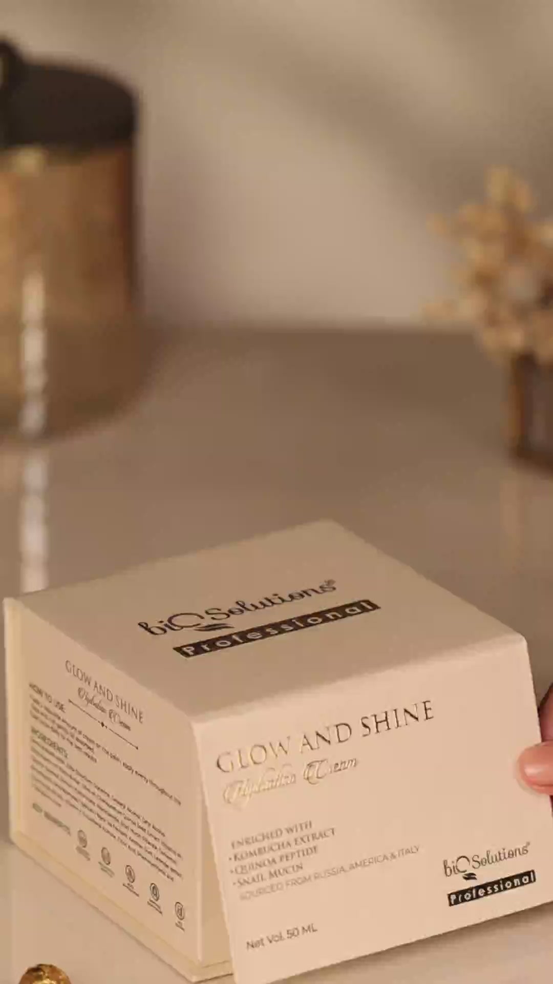 Glow And Shine Hydration Cream Enriched With Kombucha, Snail Mucin And Quinoa Peptide